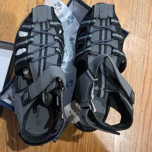 Rugged Outback Gray Sandals